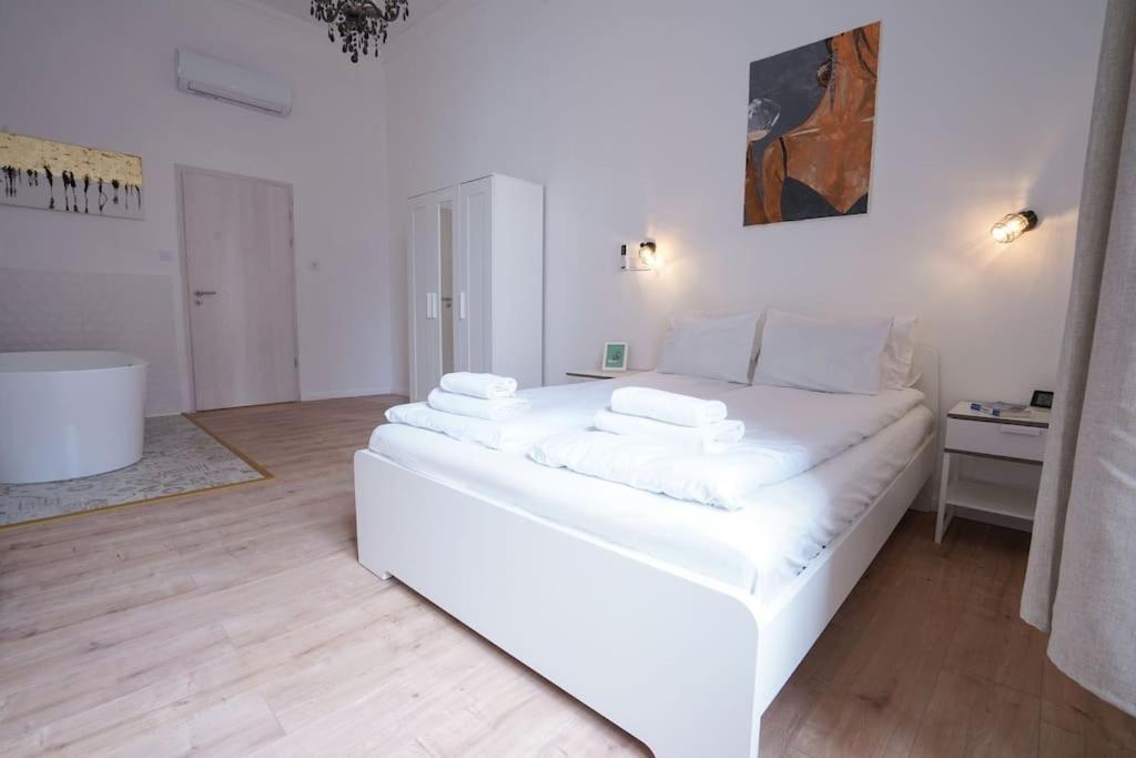 Venus Apartments - Klauzal Ter I บูดาเปสต์ ภายนอก รูปภาพ